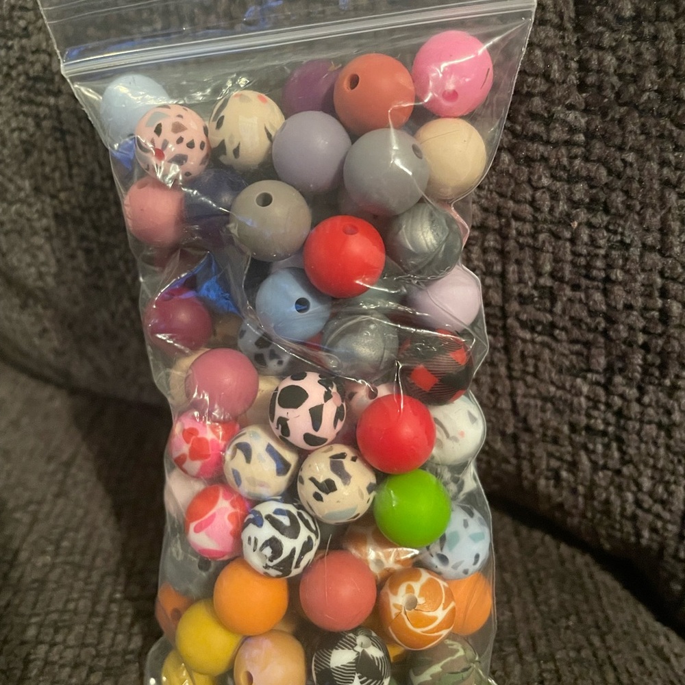 100 Mixed 12mm silicone beads